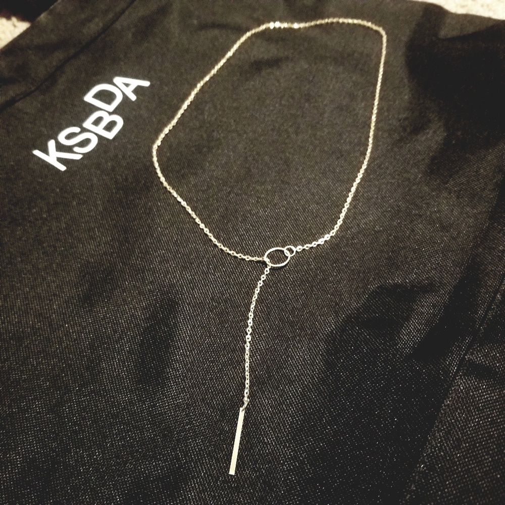 NWOT Delicate Gold Lariat Necklace